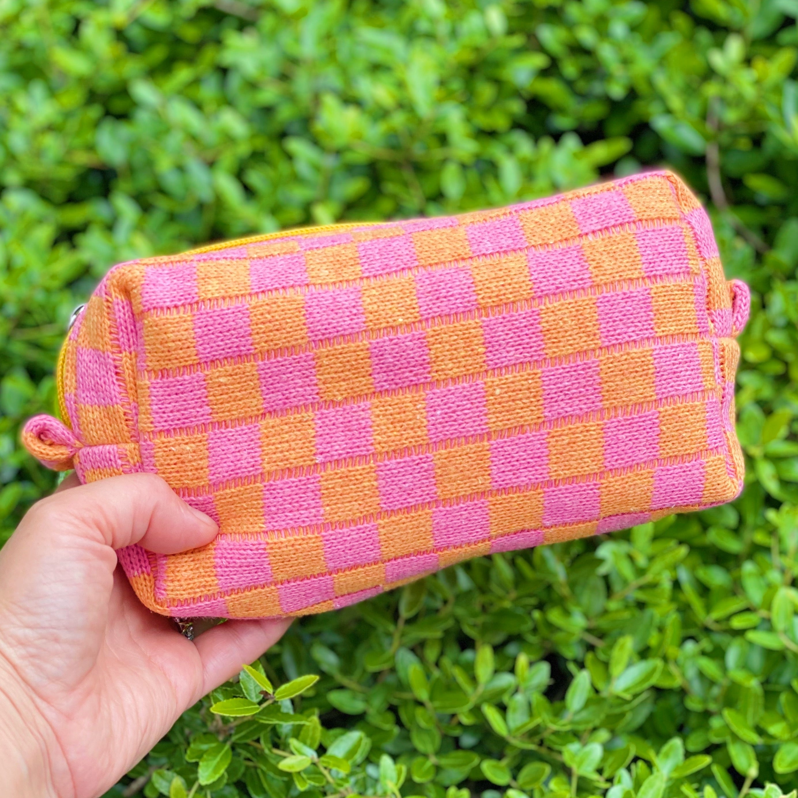 Checkered Cosmetic Bag - Stylish & Durable Makeup Organizer
