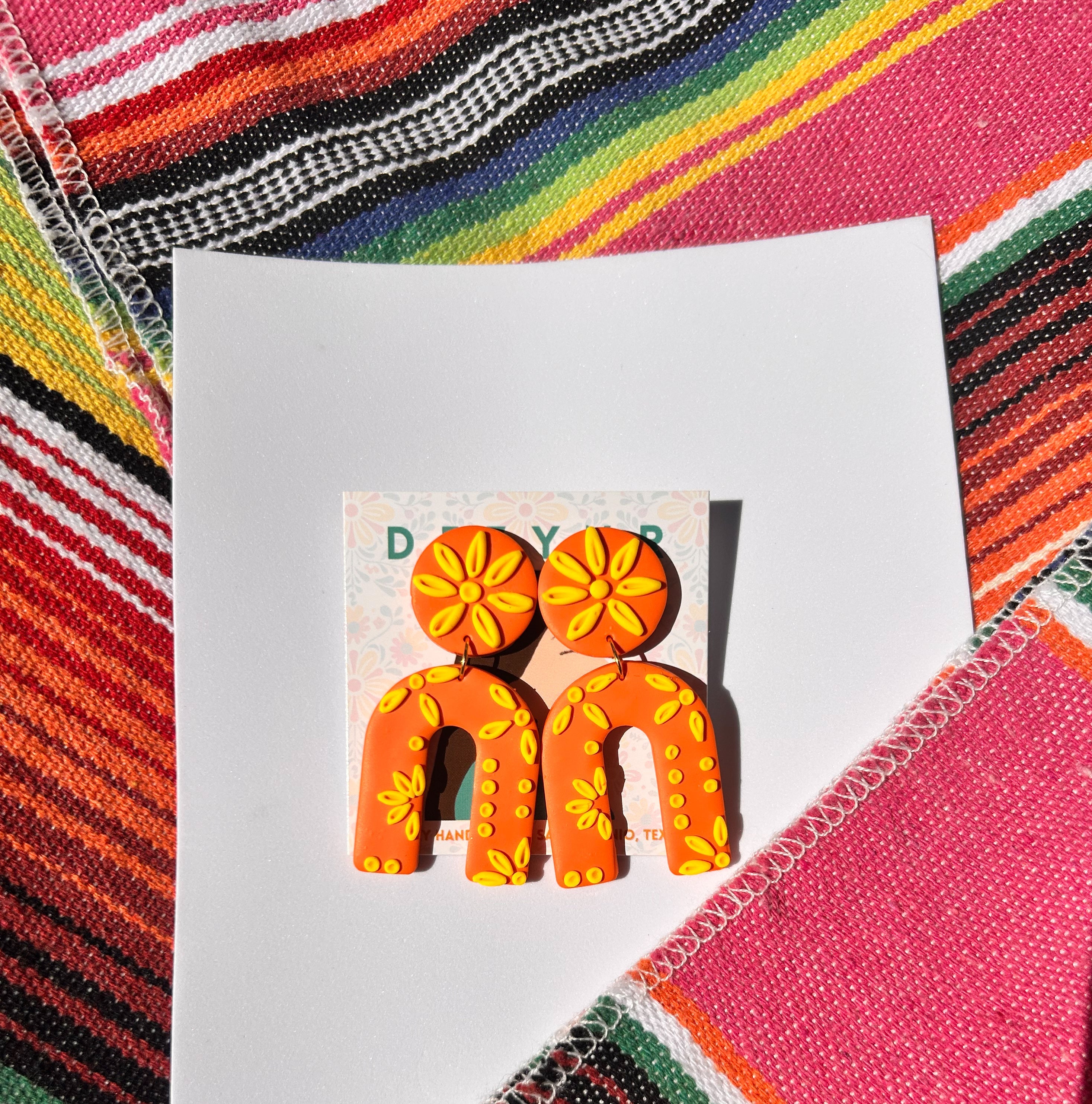 Dominica - Orange/yellow