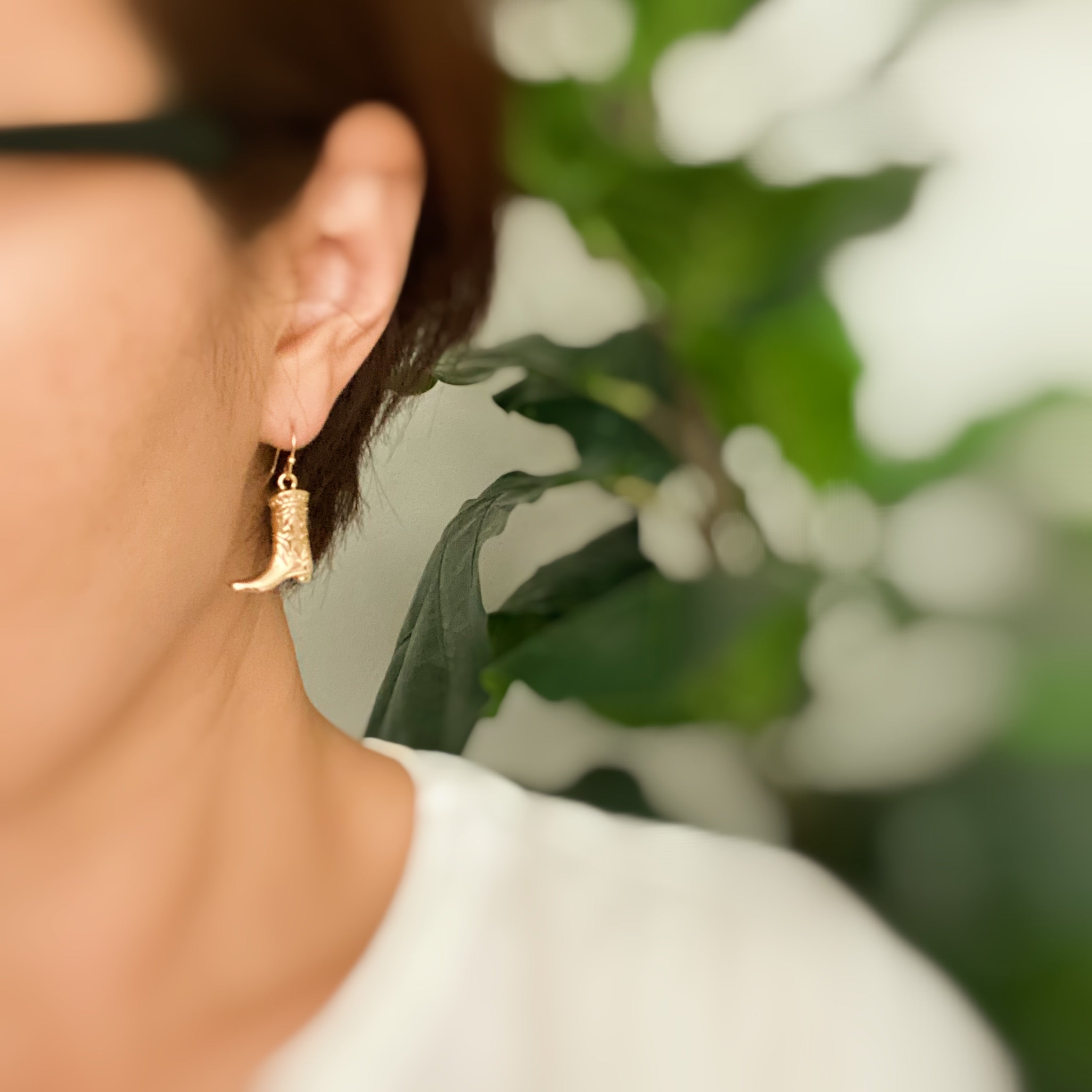 Stylish Cowgirl Bootie Dangle Earrings with Western Flair