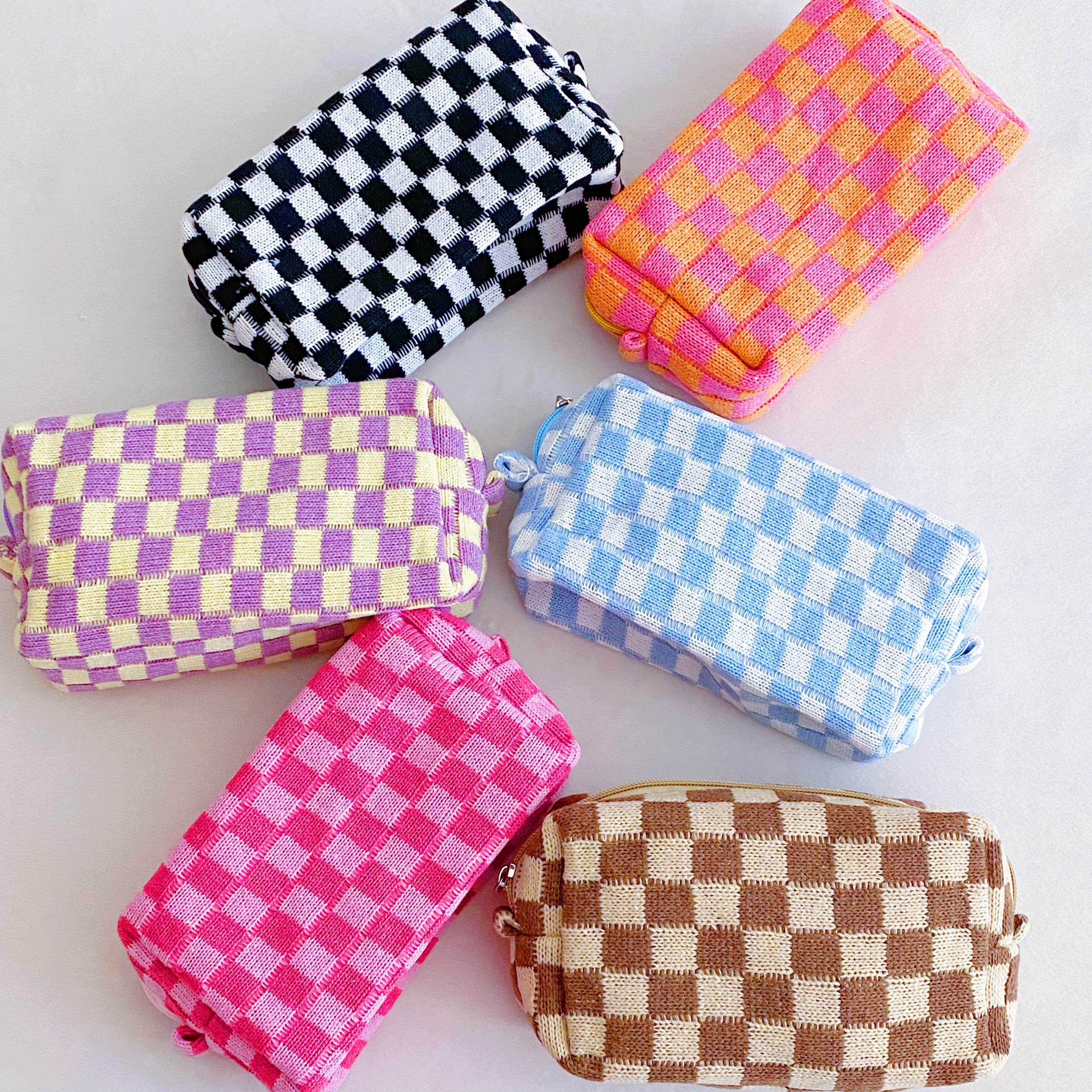 Checkered Cosmetic Bag - Stylish & Durable Makeup Organizer