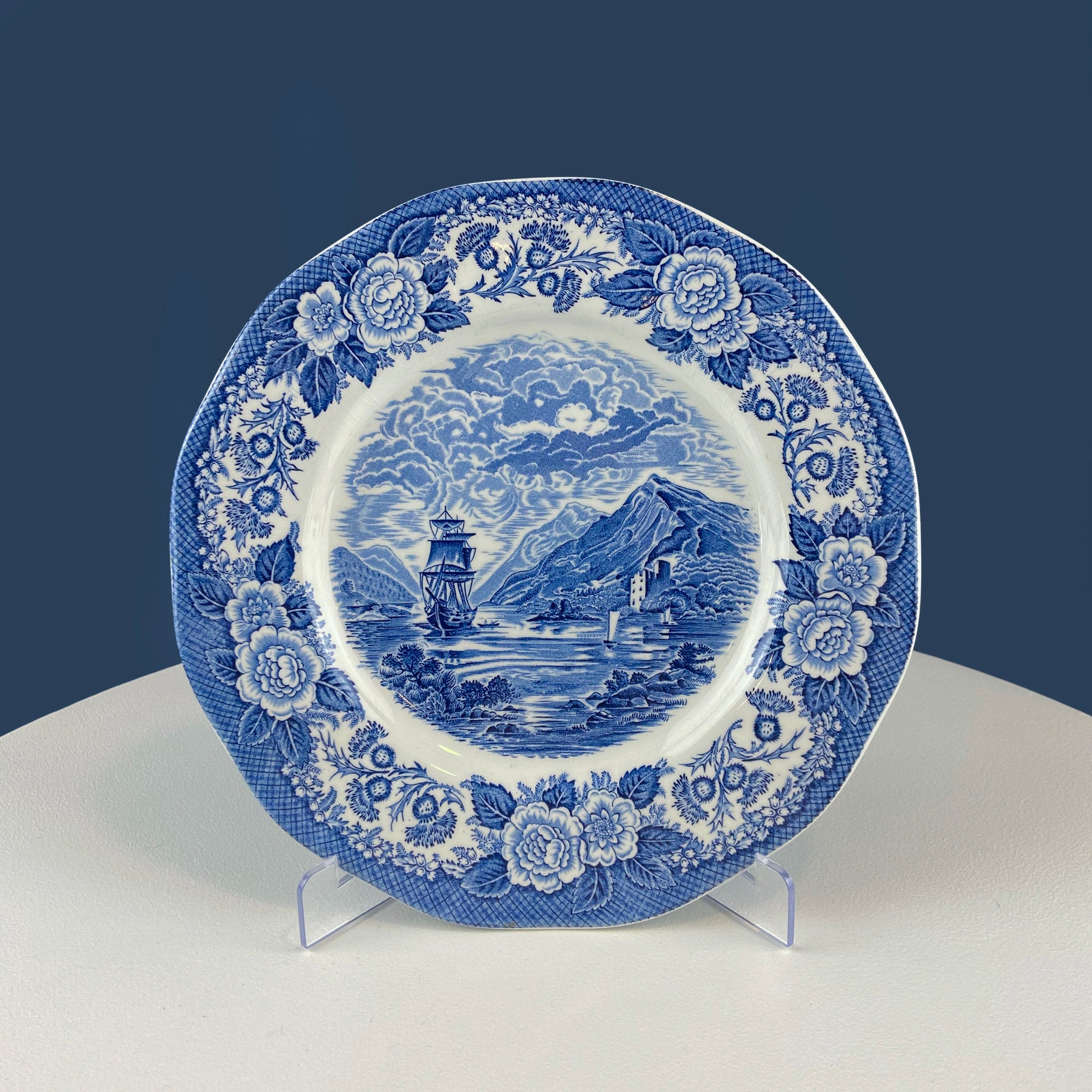 Collection of Fine English Blue White Tableware. 3 Plates & 2 Berry Bowls. Lochs of Scotland. Huddington Court. Tonquin by Mott. Rustic Home