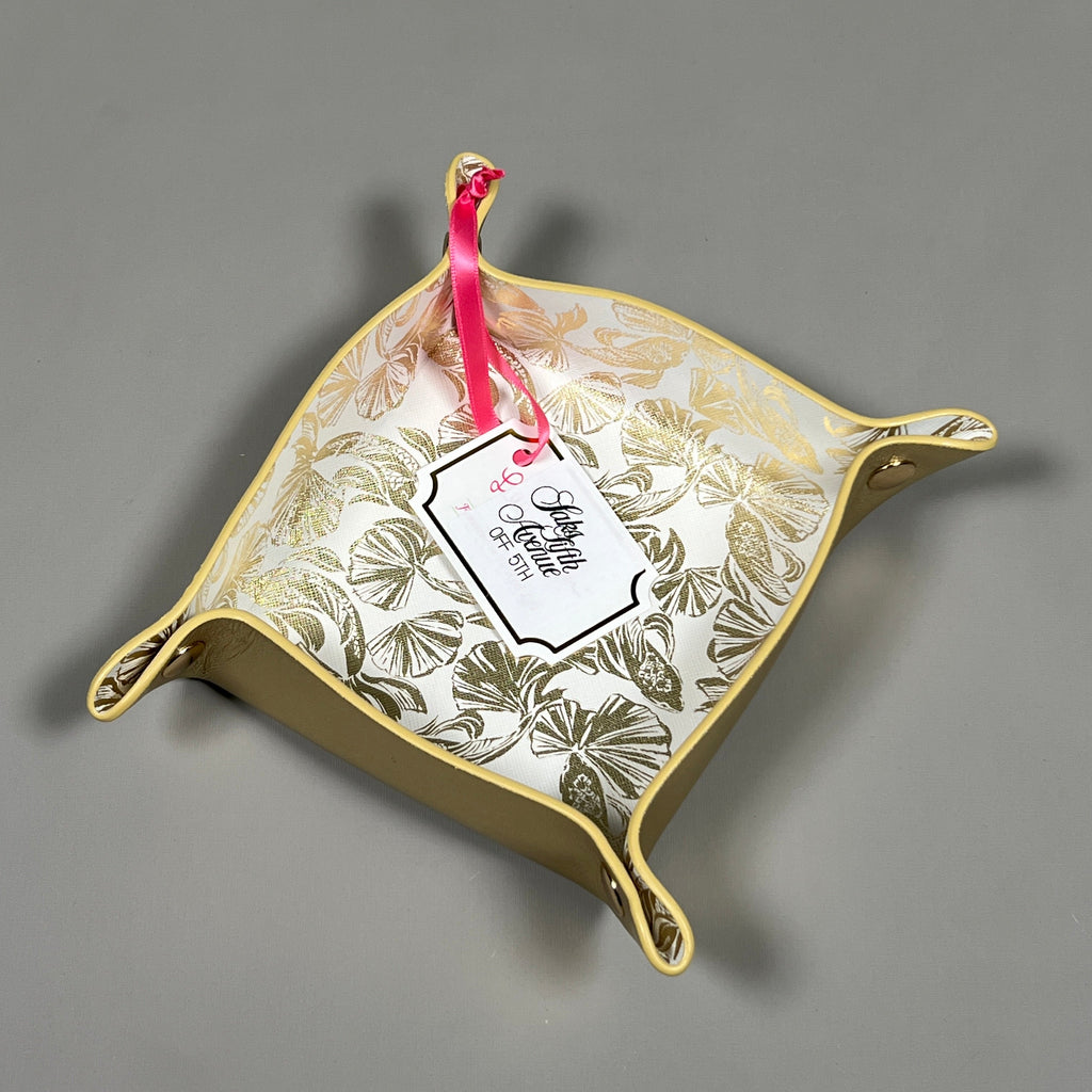 LILLY PULITZER Gold Leatherette Jewelry Organizer In Reel Life